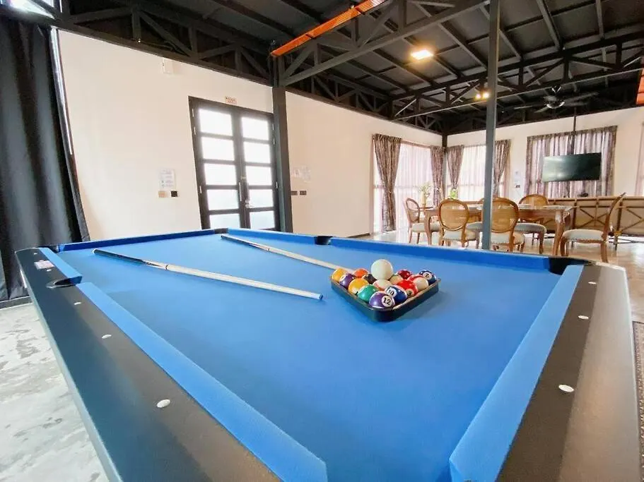 B03 Larkin Bungalow Homestay Johor Bahru Holiday home