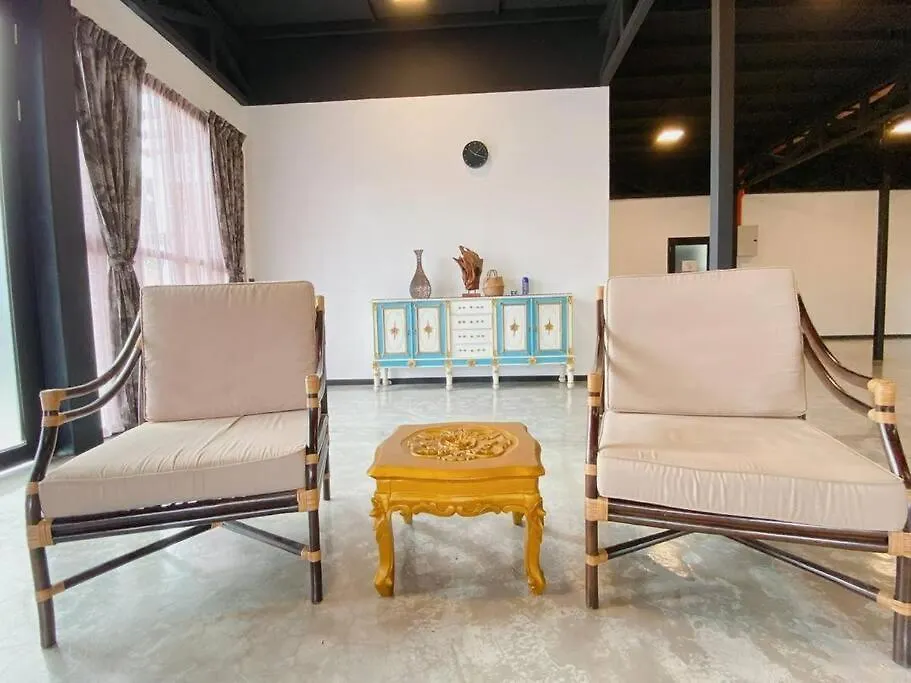 B03 Larkin Bungalow Homestay Johor Bahru Holiday home