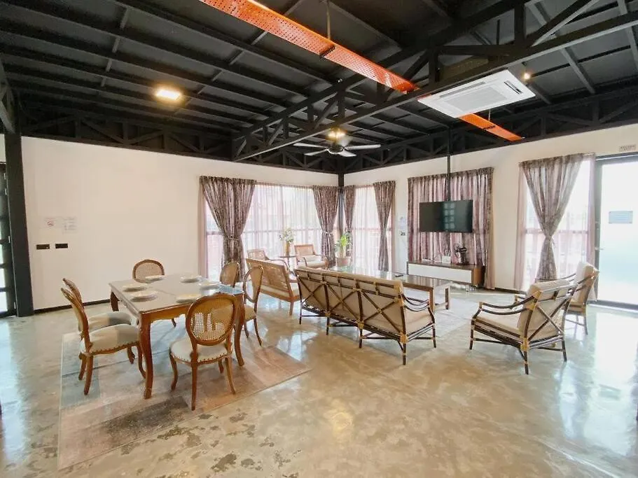 B03 Larkin Bungalow Homestay Τζόχορ Μπάχρου Μαλαισία