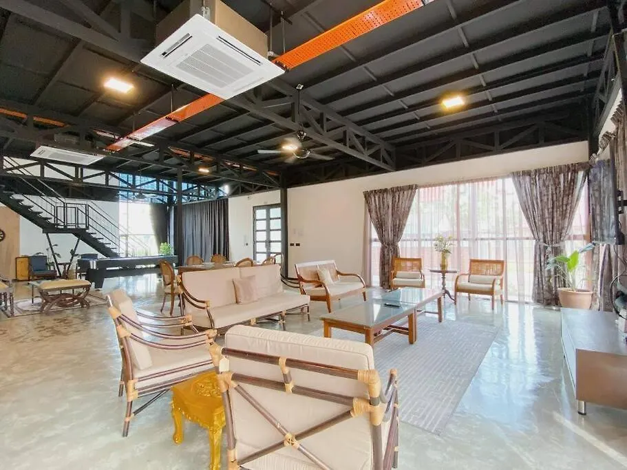 B03 Larkin Bungalow Homestay Johor Bahru Holiday home