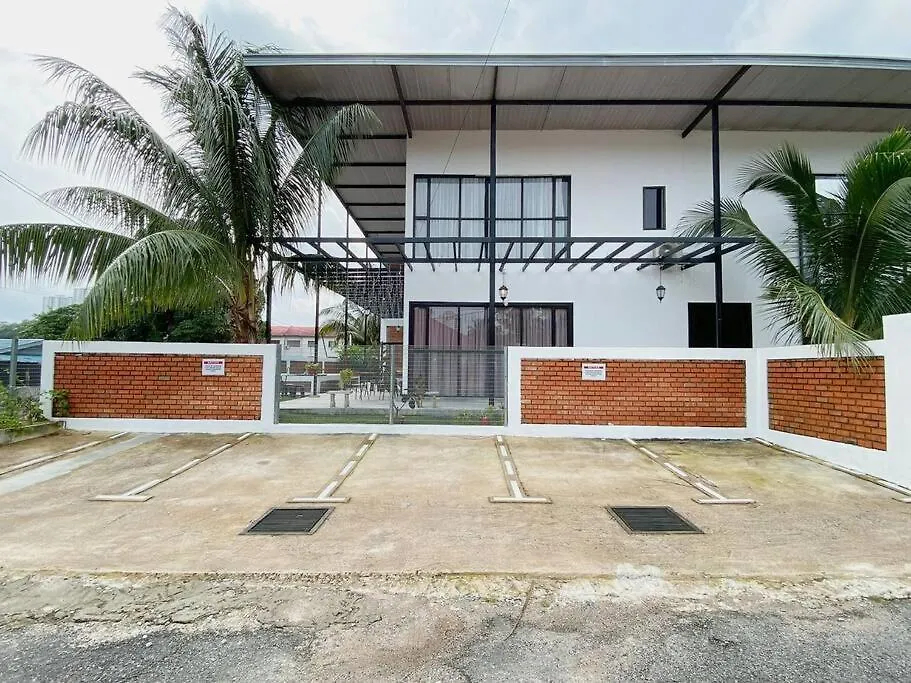 Σπίτι διακοπών B03 Larkin Bungalow Homestay Τζόχορ Μπάχρου