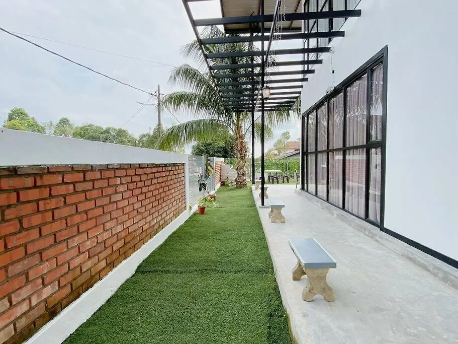 B03 Larkin Bungalow Homestay Johor Bahru