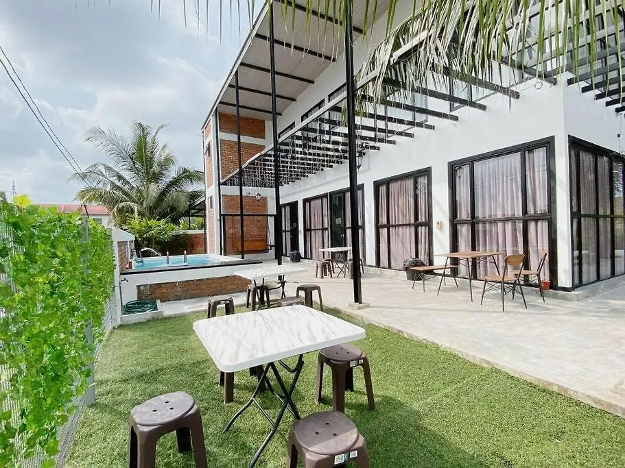 B03 Larkin Bungalow Homestay Johor Bahru